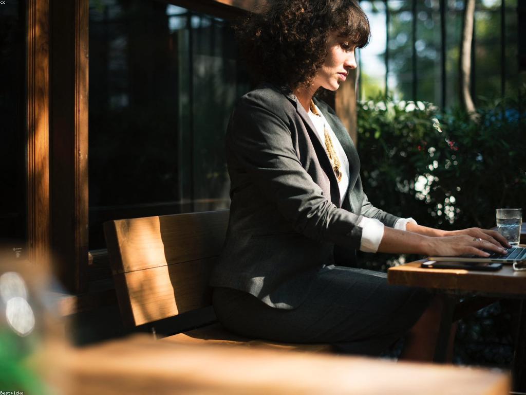 យុទ្ធសាស្ត្រការប្រកួតនិងការផ្តល់ជូនដើម្បីទាក់ទាញអតិថិជន